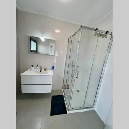 Вилла New And Modern 3 Bedroom With Private Heated Pool Near Nazare Сан-Мартинью-ду-Порту