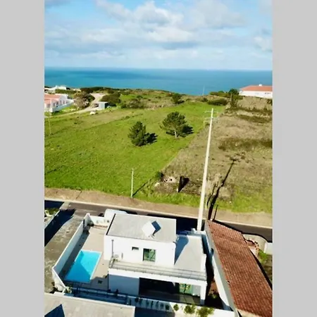 New&modern 3 Bedroom With Private Heated Pool Near Nazaré Villa