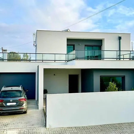 New And Modern 3 Bedroom With Private Heated Pool Near Nazare *