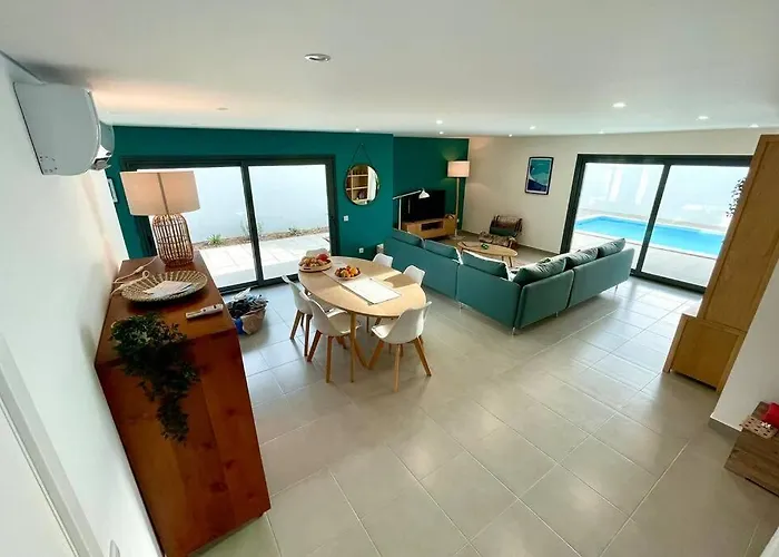 New&modern 3 Bedroom With Private Heated Pool Near Nazaré Villa